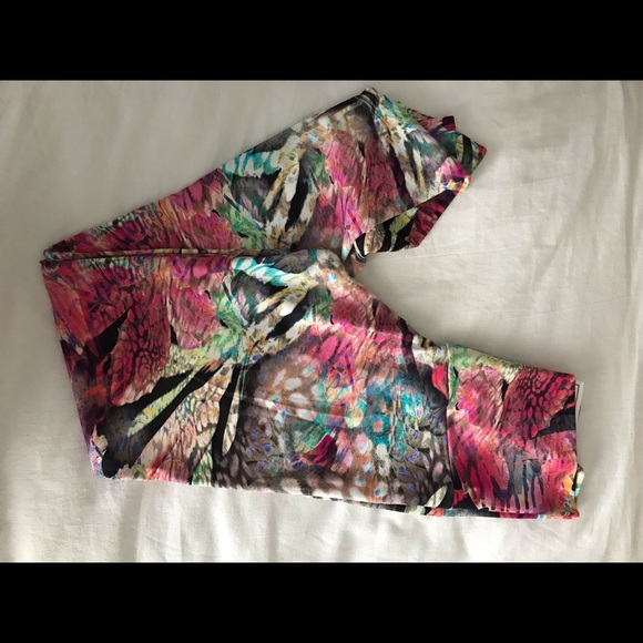 5 Pair of Jungle Patterned High Quality Leggings. Made in Brazil. - Picture 3 of 6